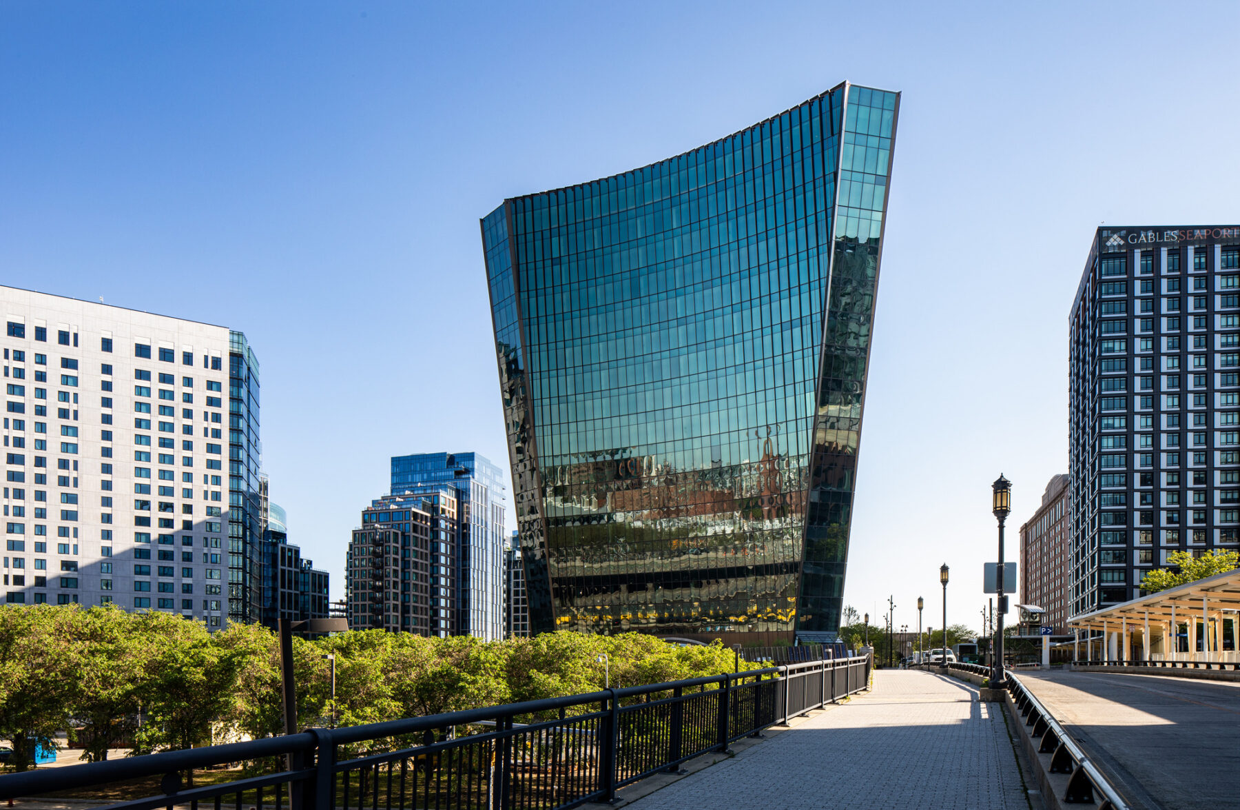 85104_00U_N840_website-1-1800x1175